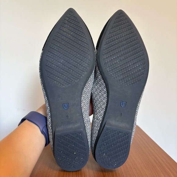 Rothy’s The Point II Ballet Flats Gray with Black Cap Toe Size 9 - Picture 5 of 9